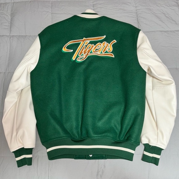 Stranger things x H&M varsity jacket - Picture 2 of 3